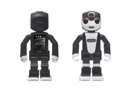 シャープ、2016年前半に人型ロボット携帯電話「RoBoHoN」を発売