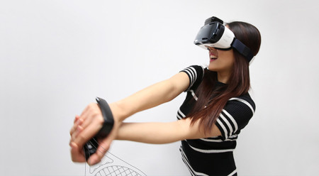 サムスン、CES 2016にて「Gear VR」用コントローラー「Rink」を発表