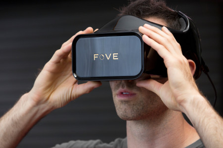 VRヘッドマウントディスプレイを開発するFOVE、コロプラらより12.3億円を調達