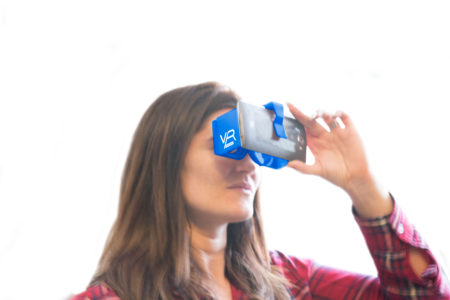 InfoLens、手のひらサイズのスマホ用VRヘッドセット「STEALTH VR POCKET」を発売