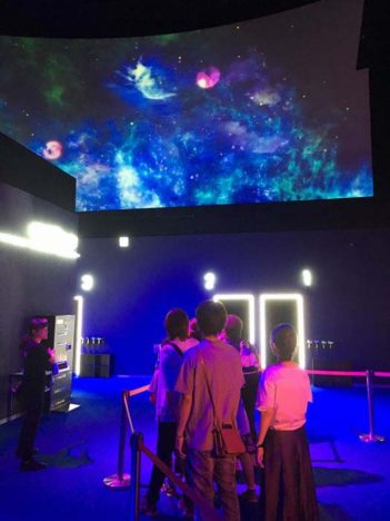 VR体感型音楽アトラクション「バハムートディスコ」がハウステンボスにてグランドオープン