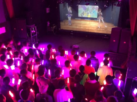 VRアイドル「えのぐ」が東京・名古屋でライブビューイングを開催